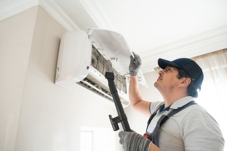 Common Mistakes Homeowners Make When Delaying AC Replacement